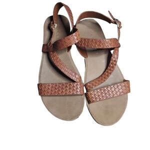 9 Chinese Laundry tan sandal